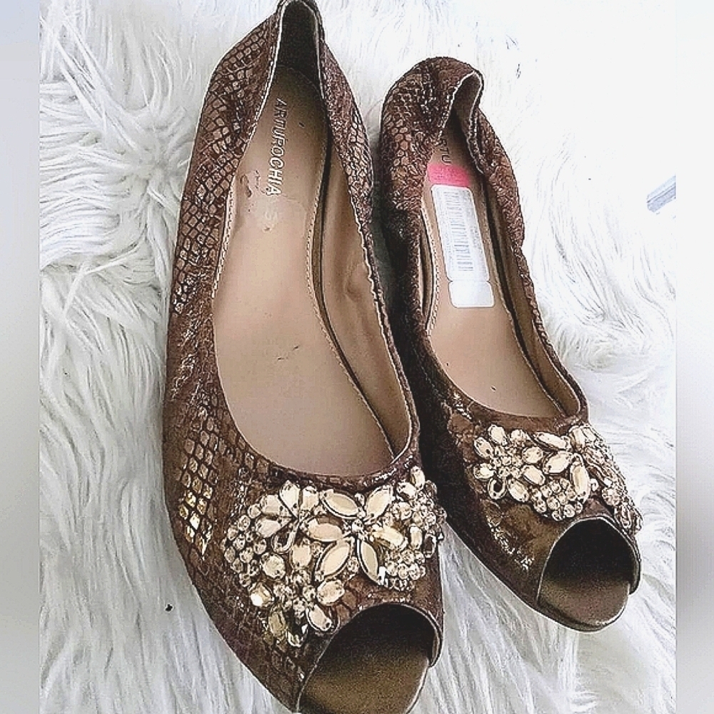 Arturo Chiang Embelished Open Toe Brown Flats Size 9.5M🌴